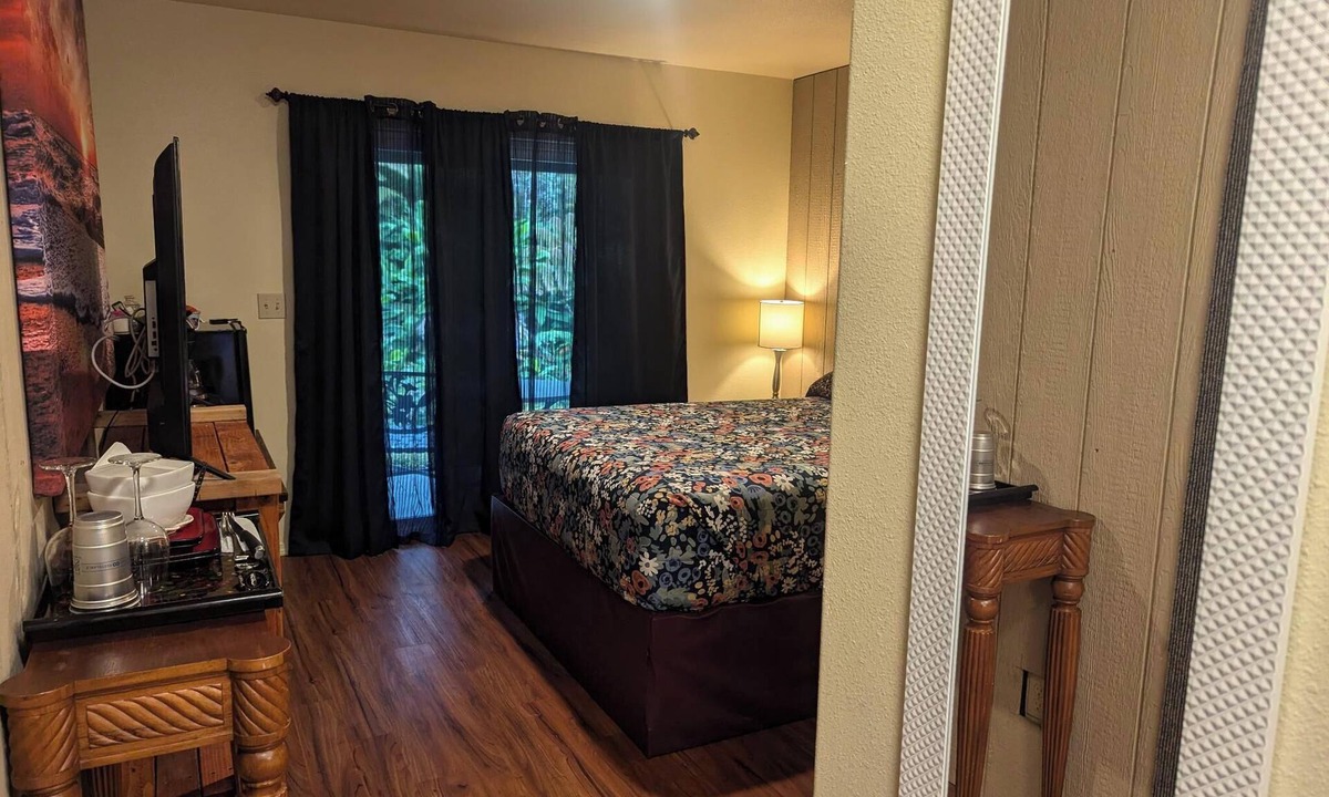 Volcano Villa | 2 Rooms and Hot tub in a rainforest! - Family Suite #4