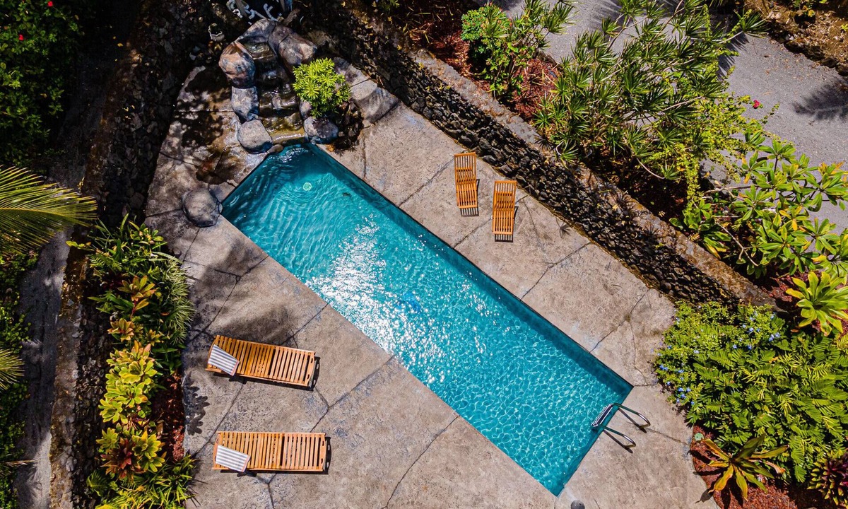 Kapoho House | 🌴 Ah-mazing Oceanfront Luxury Retreat 🌊 private pool, black sand beach, pond, AC