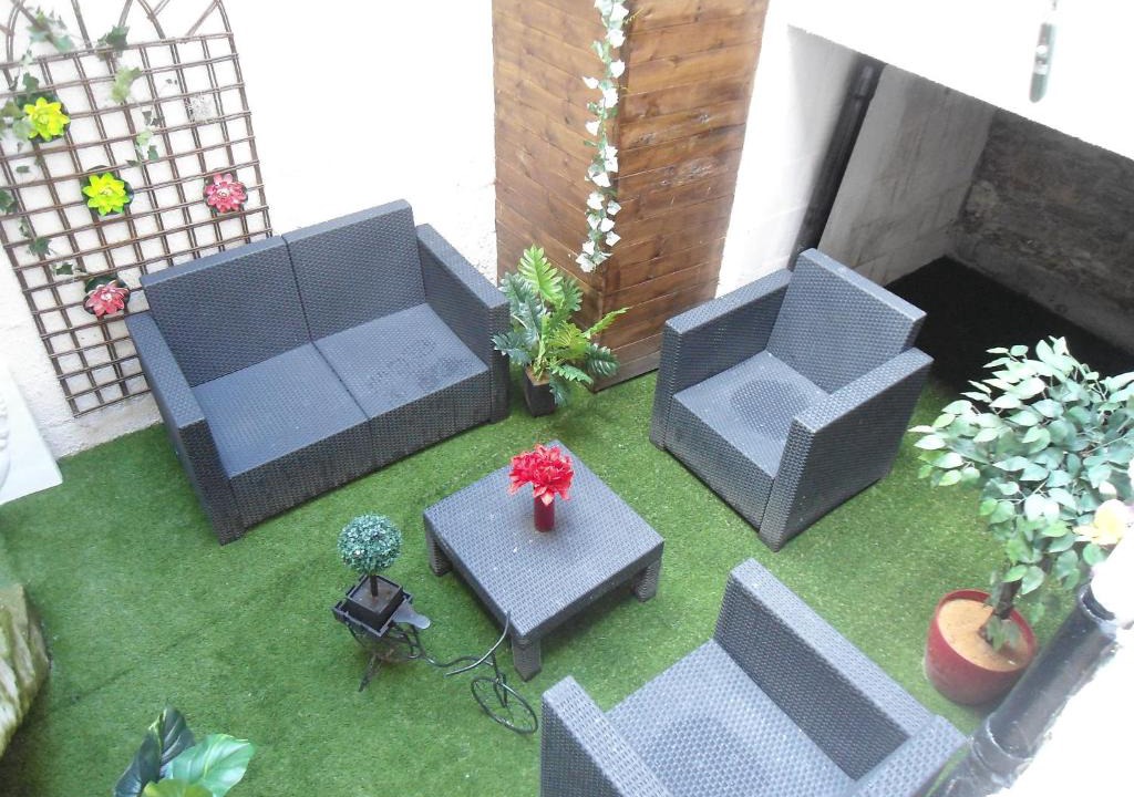 Decre-Cathedrale Apartment | Apartment Jardin en Ville by Interhome