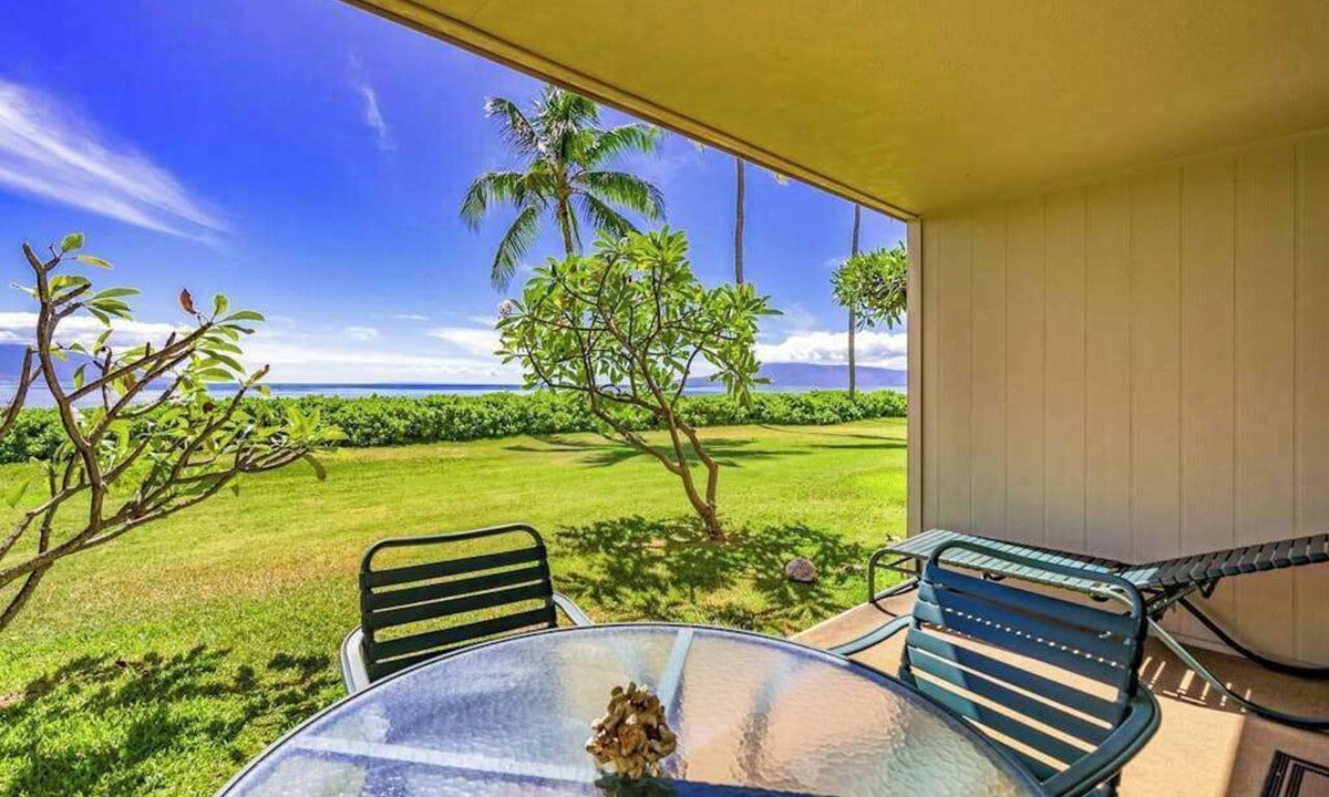 Ualapue Apartment | August Sale! Relax at a Dreamy Oceanfront Resort Condo with Pool & Beach Access