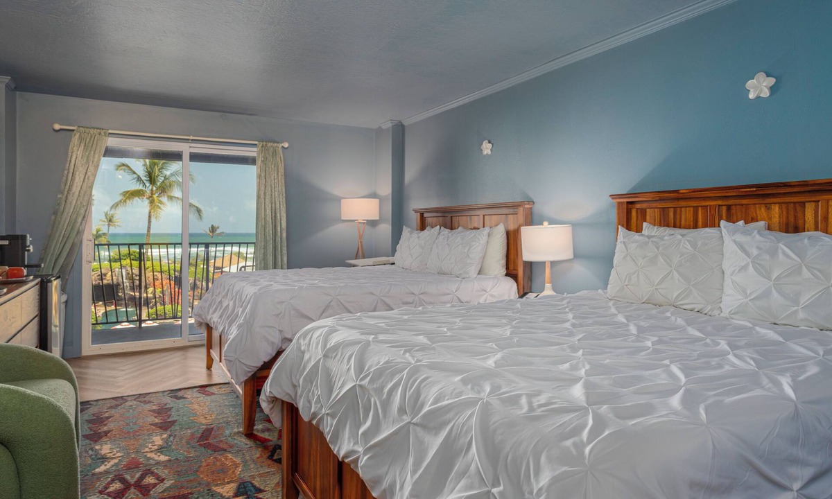 Hanamaulu Resort | Beach Front Resort. Epic Ocean Views. Pool+ Water Slides. Spa. AC.