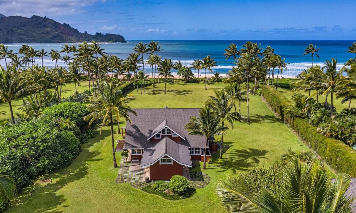 Hanalei House | Beachfront Paradise: Spectacular Hanalei Bay Retreat with Stunning Views
