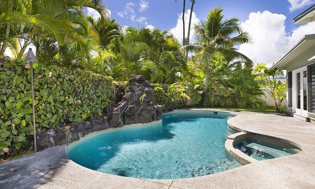 Kailua House | Beachside Kailua AC - DATES AVAIL incl Christmas! Min Stay 7 Nights-CONTACT HOST