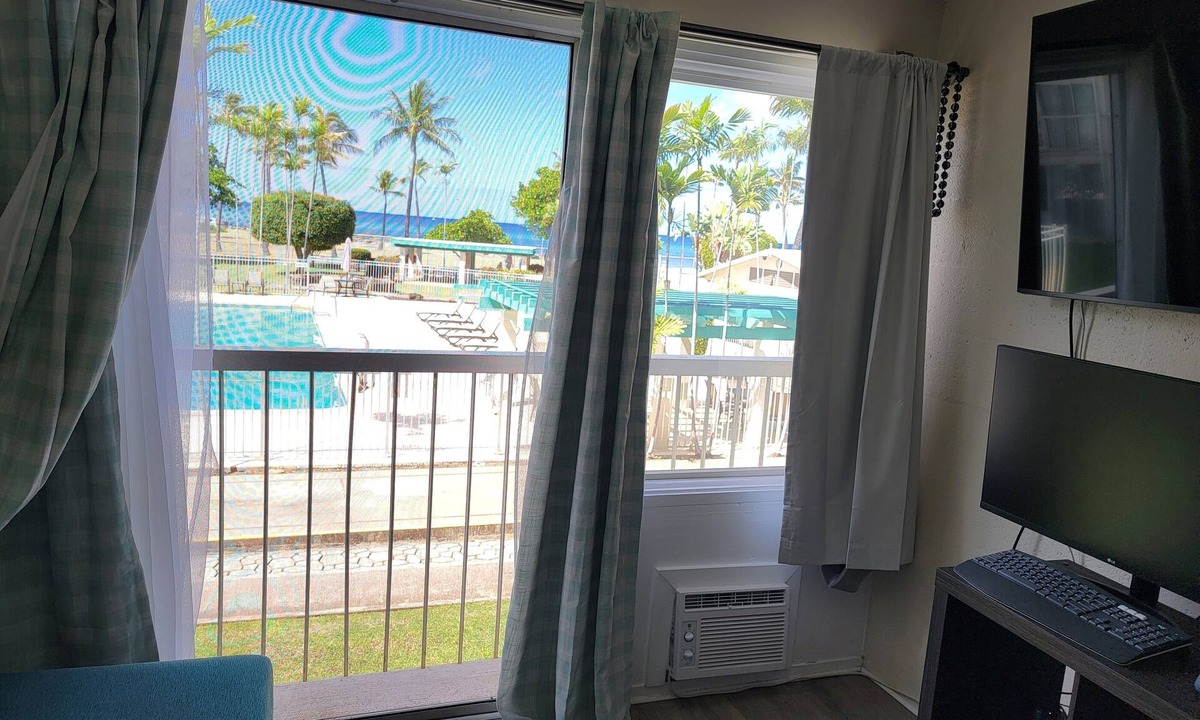 Makaha Apartment | Beautiful Beachfront Condo in Makaha