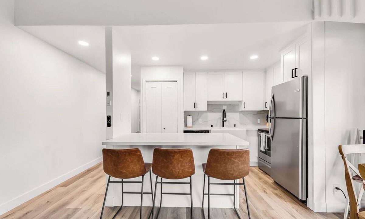 Kahuku Condo | Beautifully Renovated 2-bedroom condo with AC, sleeps 6, North Shore Oahu
