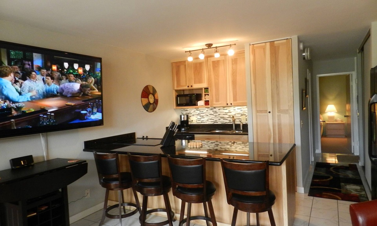 Kihei Condo | Bingo! Maui Vista Favorite 170 reviews, pool front w/central split A/C.