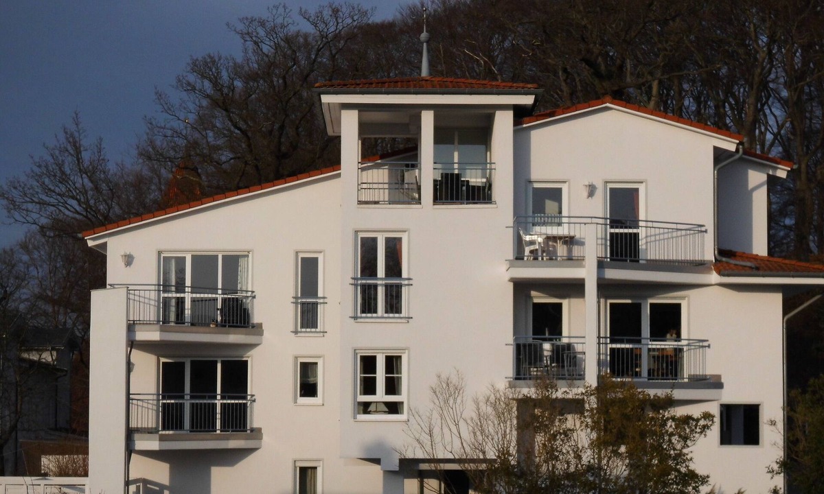 Binz Apartment | Central location, south-facing balcony, own ground-floor bicycle storage room, e-car charging station.