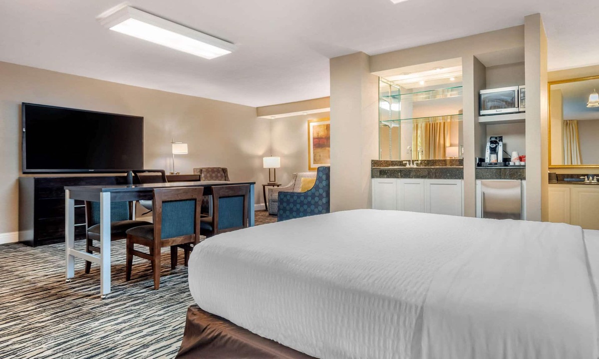 Gonzales Hotel | Clarion Inn and Conference Center