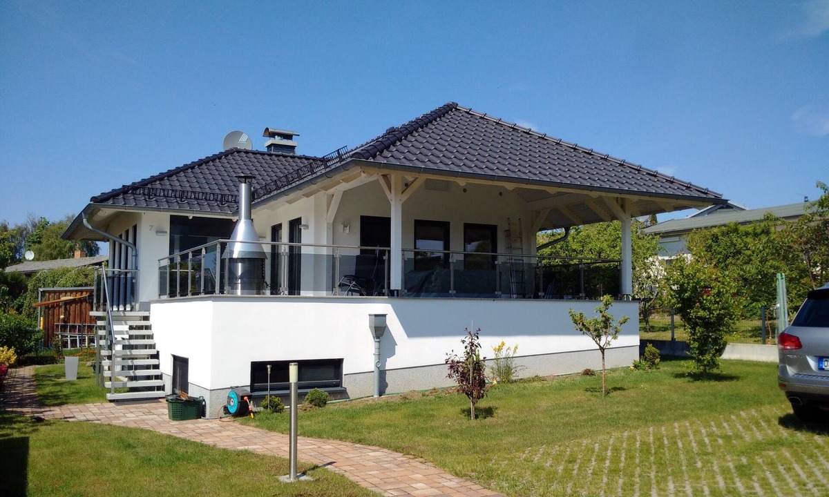Alt Gaarz House | Detached vacation home Salzhaffblick with sauna, garden and view of the Salzh