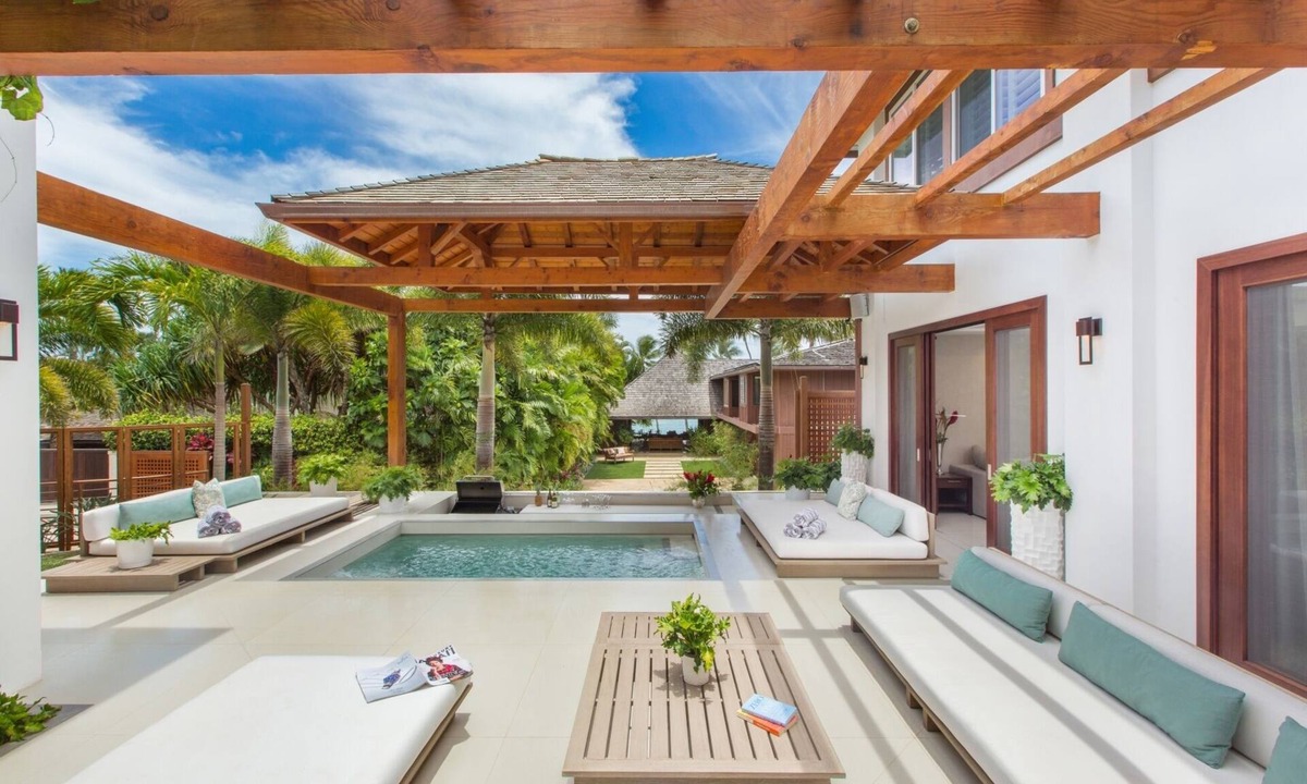 Kahala Villa | Diamond Head Villa by Gather: Luxury Gold Coast Retreat w/Pool, Jacuzzi & Beach