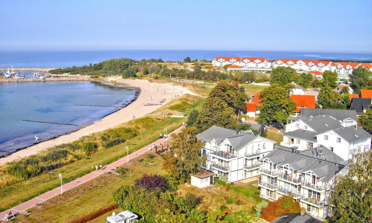 Glowe Apartment | Directly behind the dune, with balcony and sea view - Strandvilla Böck FeWo 13