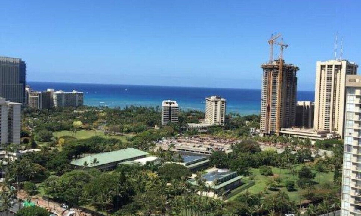 Diamond Head - Kapahulu - St. Louis Apartment | EPIC 30th Flr Oceanview Studio B Waikiki-Bargain FREE Beach Gear w/True Kitchen