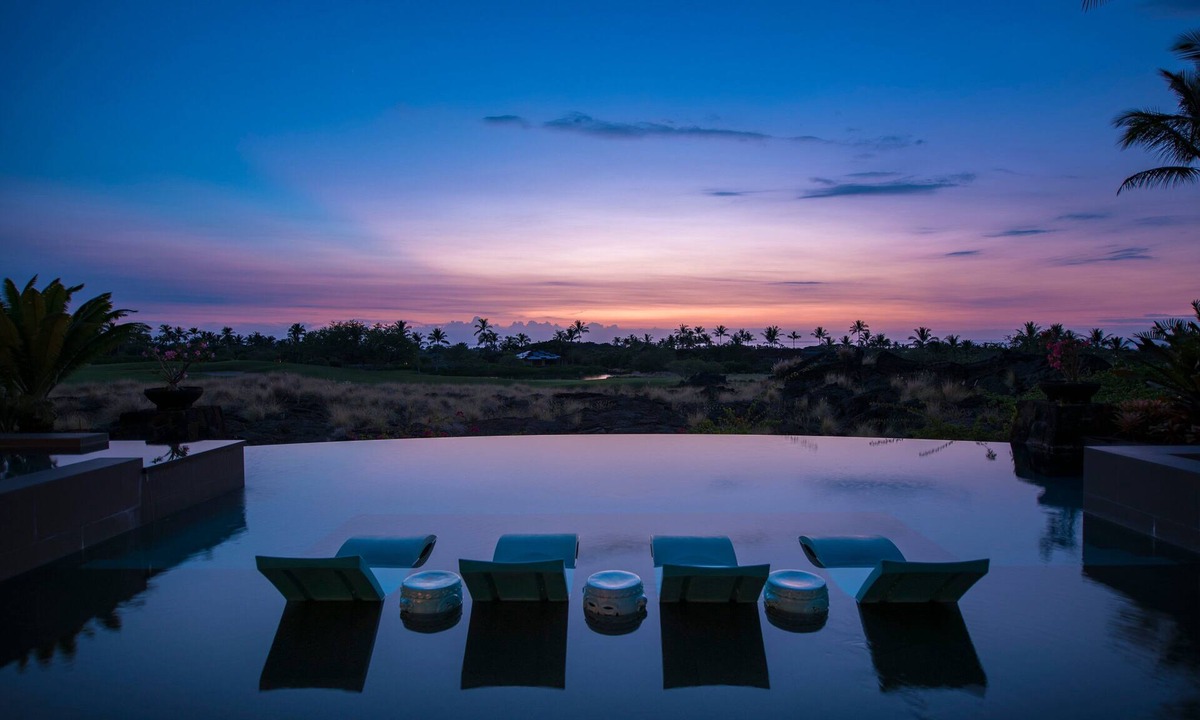 Kaupulehu House | Experience luxury at Hale Kahikole in Kailua Kona, featuring 5 bedrooms and a private pool.