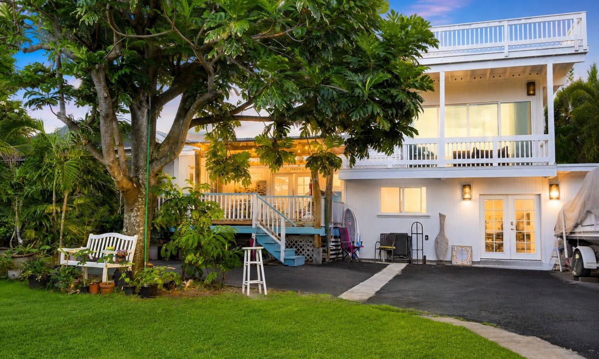 Waimanalo Beach Ski Chalet | Extended-Stay Beach Retreat with Newly built guest wing Sleeps 7 beach access