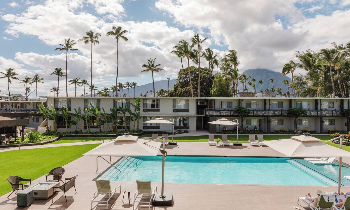 Kahului Hotel | Family Getaway | 3 Pet Friendly Units | Outdoor Pool | 1.9 mi to Paukukalo Beach