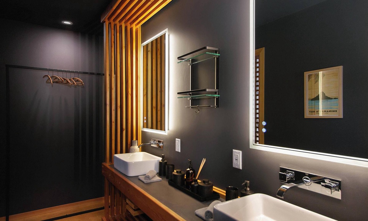 Royal Hawaiian Estates House | Fire Pit Soaking Tub Enclosed Lanai Artisan Home