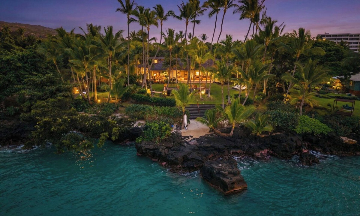 Keauhou House | Hahalua Bay Villa by Gather: Luxury Oceanfront Estate w/Pool & Views