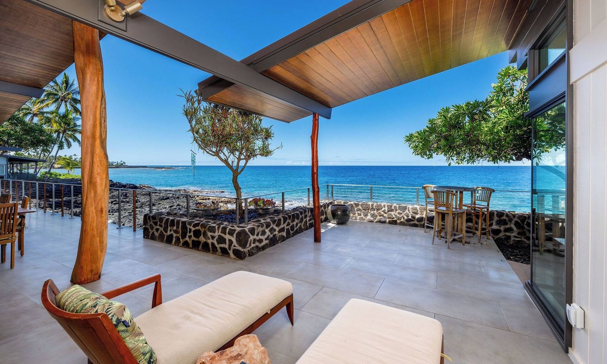 Kahaluu Bay House | Hale Kale:Direct Oceanfront Masterpiece,Modern Spectacular One of a Kind Home