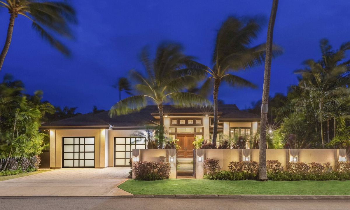 Kahala House | Honolulu - Contemporary Island home w/heated pool, spa Sleeps 11