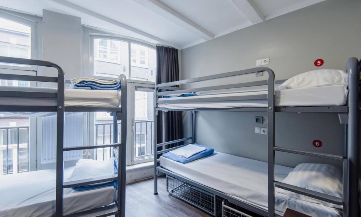 Red Light District Hostel | Hostel Warmoes Amsterdam
