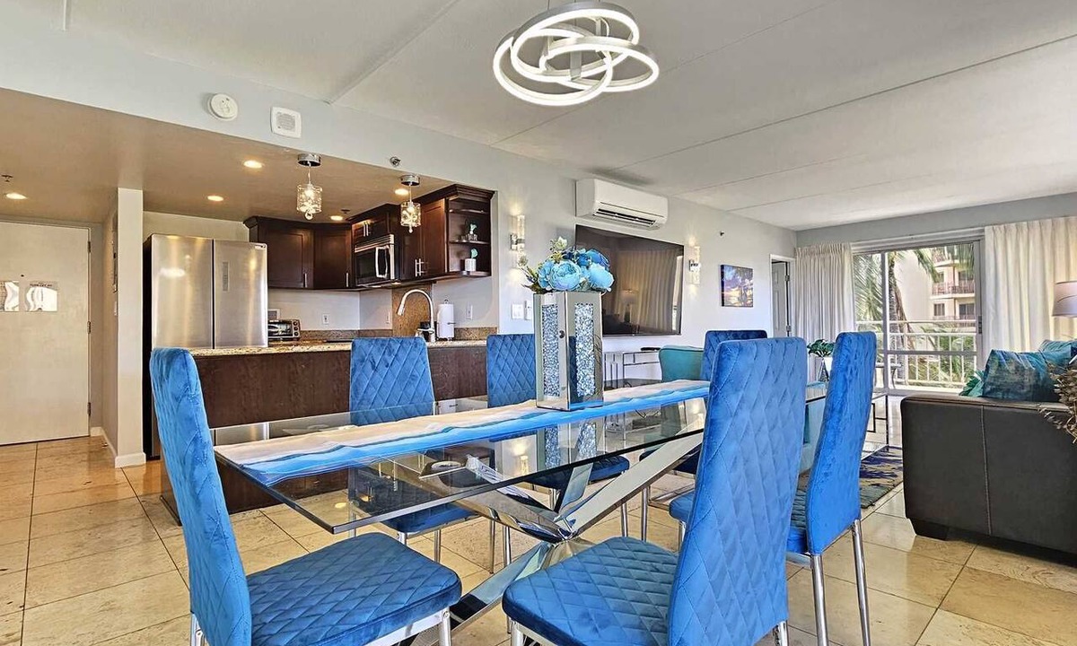 Waikiki Condo | Ilikai 426 2 Bedroom Ocean/Pool Views - 1 K, 2 Full and 2 Q Sofa Beds