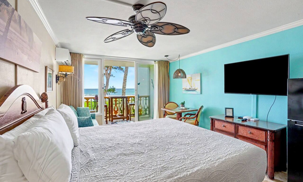 Wailua Apartment | Islander on the Beach 252 Ocean Front Studio with AC