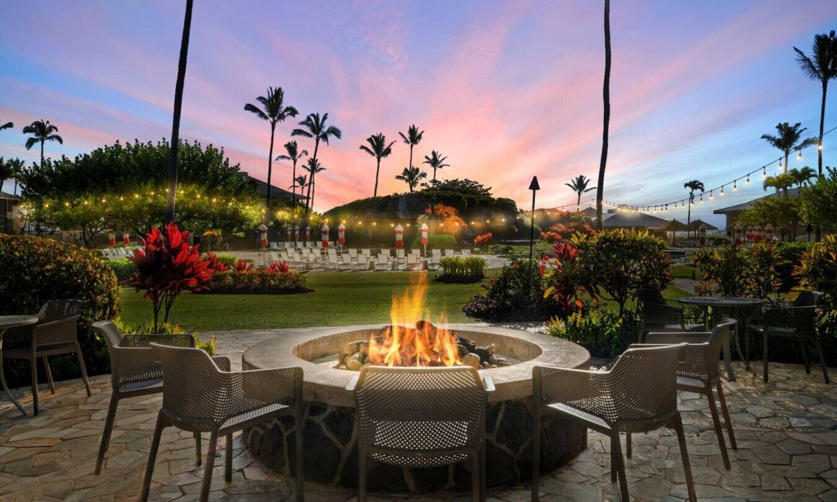 Hanamaulu Apartment | Just Listed! Oceanfront Paradise Views and Luxury