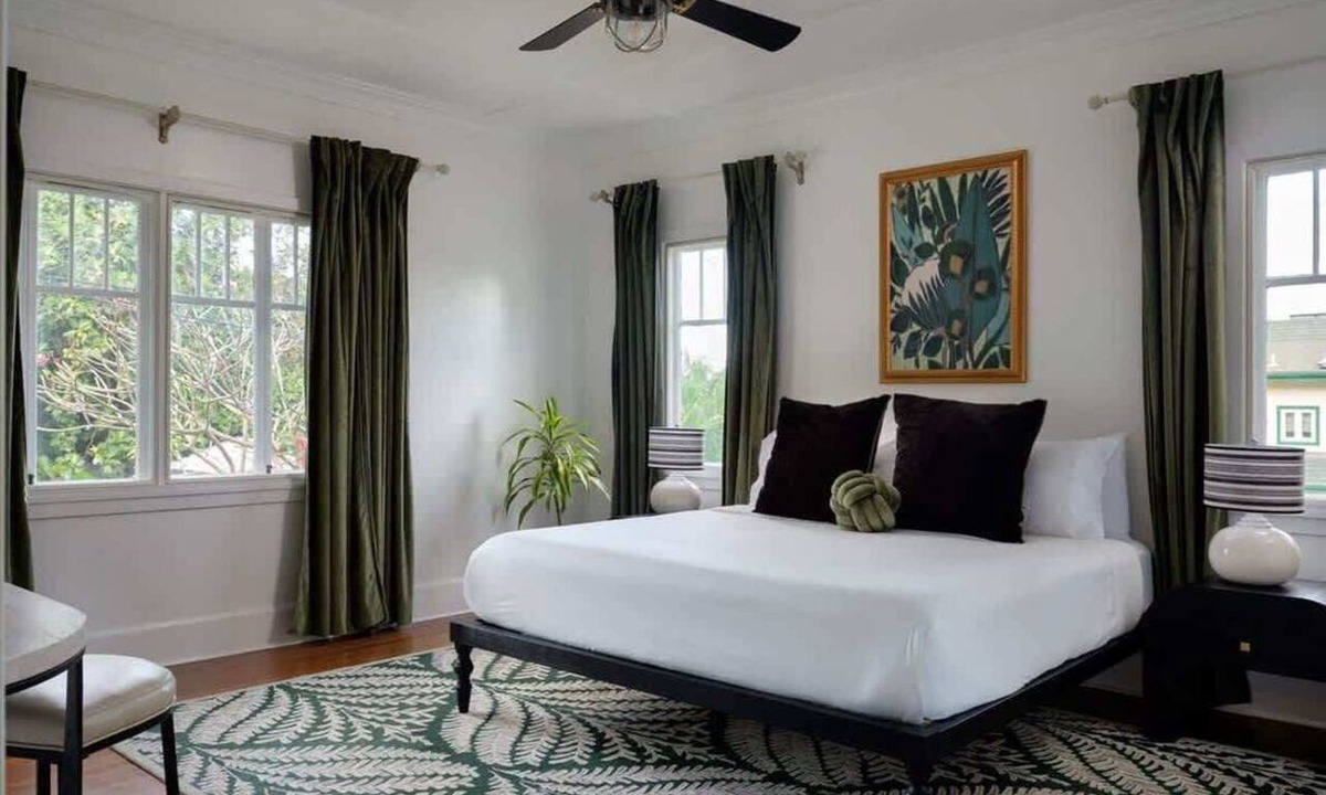Wailuku House | Kahili Suite - Historic charm meets Luxury