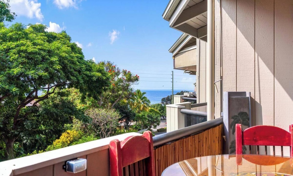 Historic Kailua Village Condo | Kailua Bay Resort#2-306: Top Floor Corner 2 bedroom condo with Ocean Views