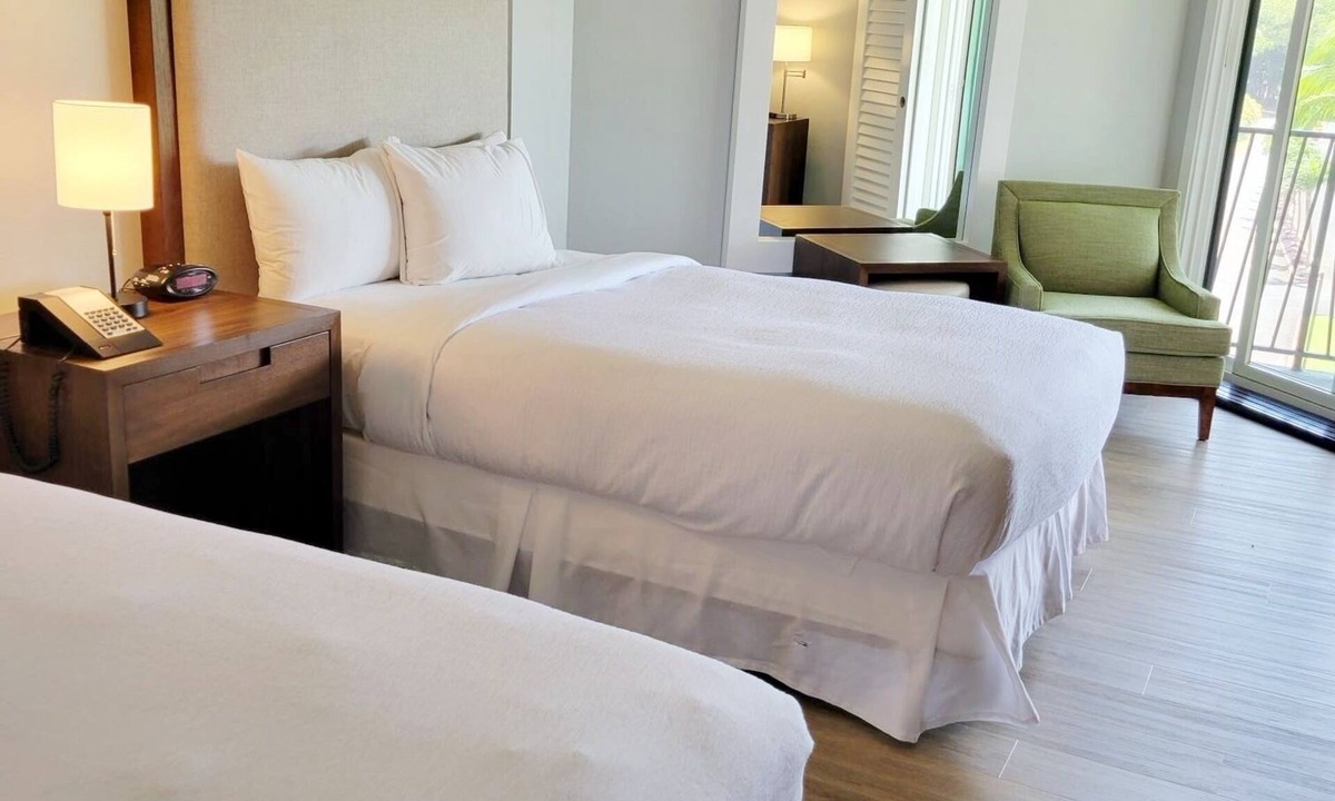 Hanamaulu Resort | Kauai Oceanfront Resort w/4 Pools, Slide & Spa