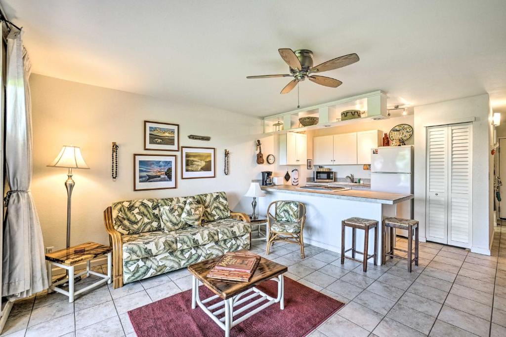 Kaunakakai House | Kaunakakai Escape: Heated Pool & Beach Access