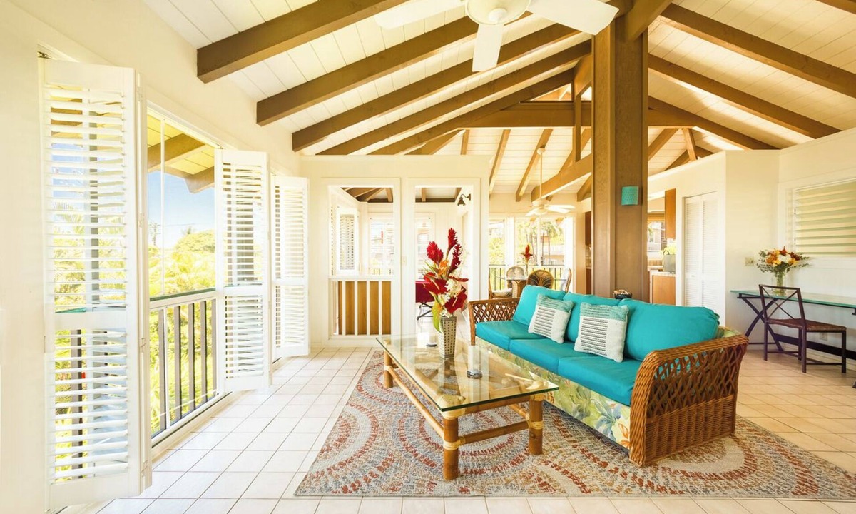 Kahaluu Bay House | King Palm, King bed Ocean views walk to Magics beach Kahalu'u Free WIFI parking