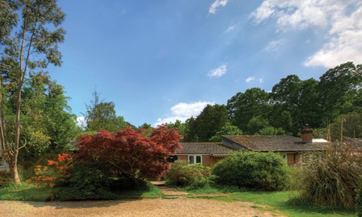 New Forest District Cottage | Large cottage Amazing location! Family group or friends up to 24 people!