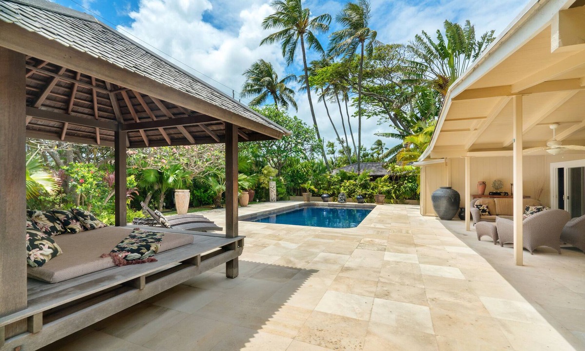 Kalama Tract House | Large Home With Pool Just Steps to Kailua Beach