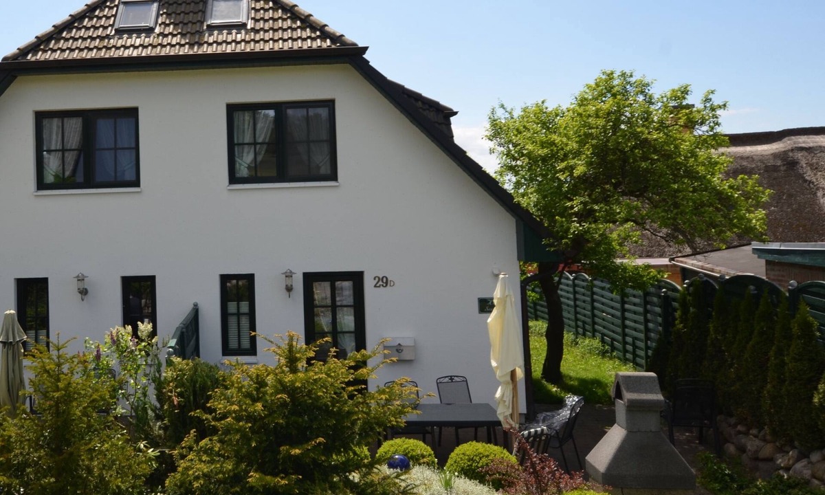Gross Zicker House | Large house for 8 people + baby, terrace, fireplace + garden part, close to the sea