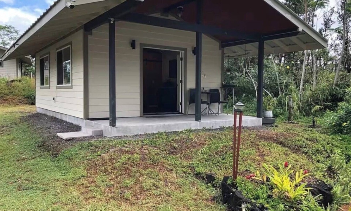 Keaau Apartment | Lovely studio retreat in Keaau perfect getaway. Auto gate, security cameras