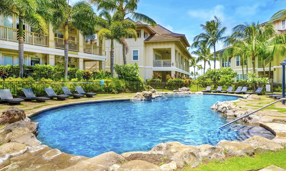 Poipu Condo | Luxurious 4BR/4BA Presidential Suite AC Near Beach