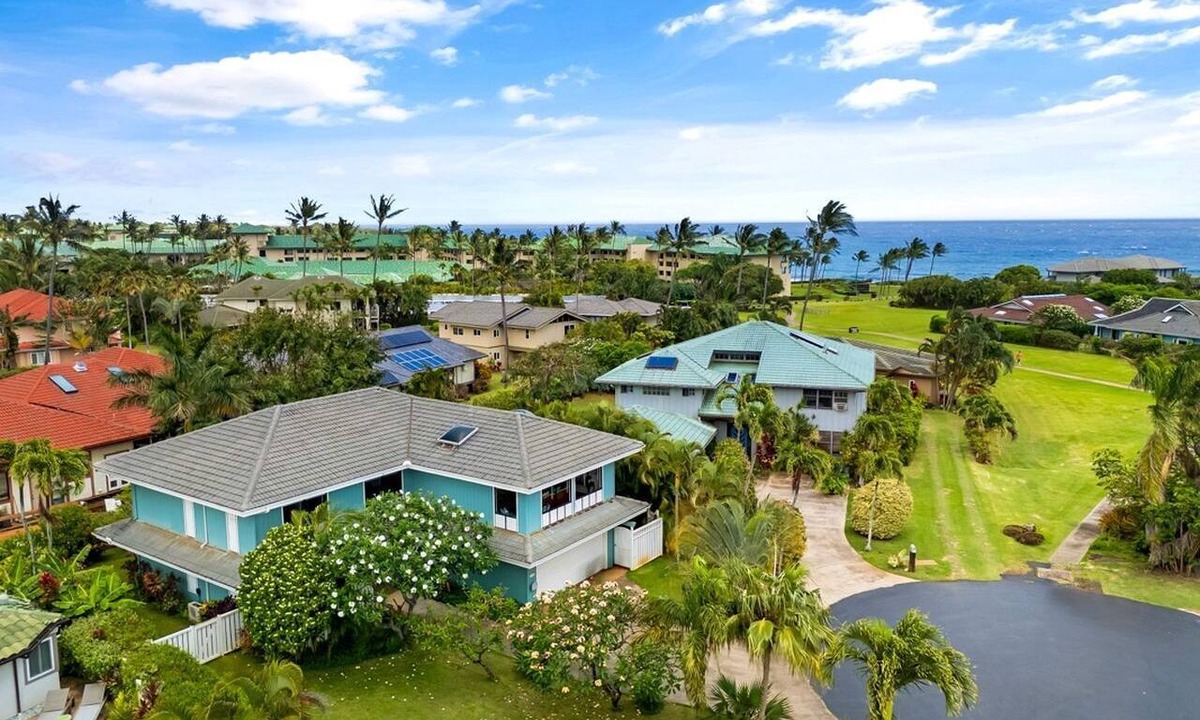 Bayview House | Luxurious Vacation Rental with Lush Garden and Resort Amenities near Beaches on Kauai, Hawaii