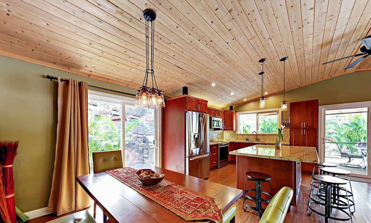 Kihei House | Luxury 3BR Wailea Kihei Retreat. Walk to Beaches, Private Lanai, Newly Remodeled