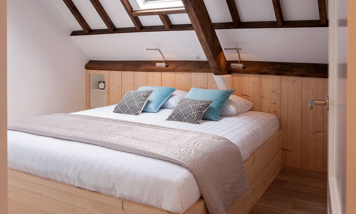 Oudewater Apartment | Luxury Gouda Cheese Farmhouse for Family, 30 minutes from all major cities