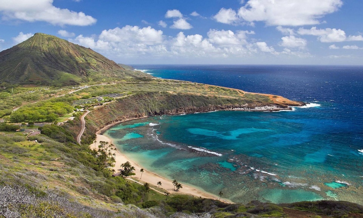 Hawaii Kai House | Marina front home with Makapuu Blue Swimming Pool.