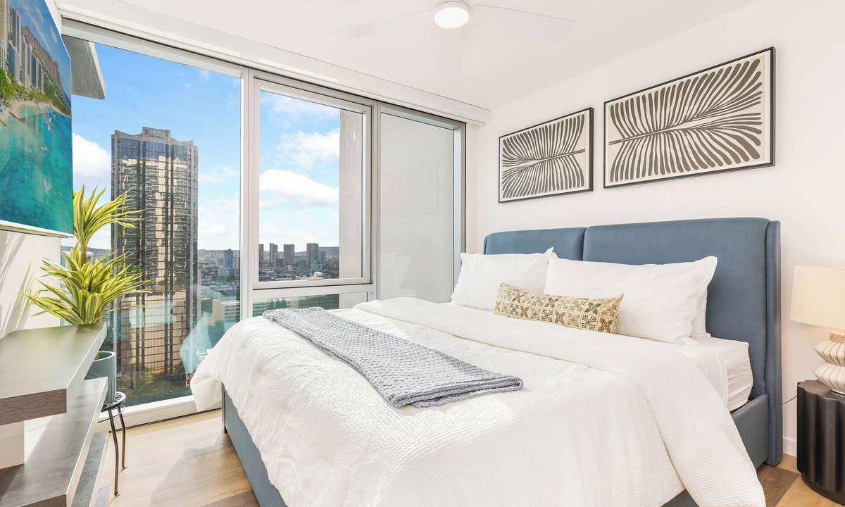 Ala Moana Apartment | Modern Stay at The Park on Keeaumoku w/City Views & Luxury Amenities