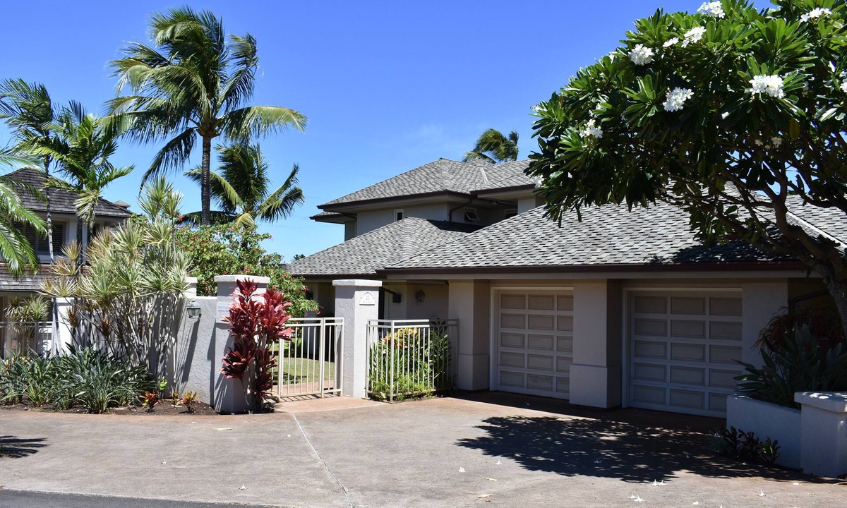 Napili House | Newly Renovated Oceanfront 3 BR, 3.5 Bath Estate with Pool, Spa, A/C and Turtles
