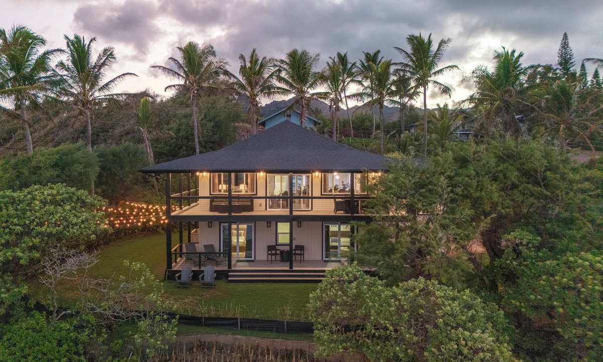 Anahola House | Ocean Front 3-bedroom house in phenomenal Anahola with WiFi and A/C