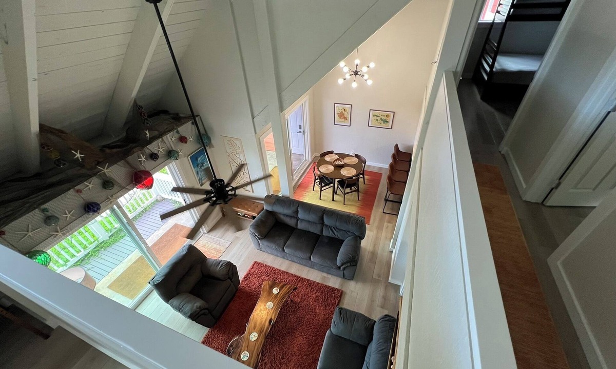 Ka'a'awa House | Ocean & Mountain Paradise - 3BD/2BA - MIDTERM RENTAL 1-6 Months