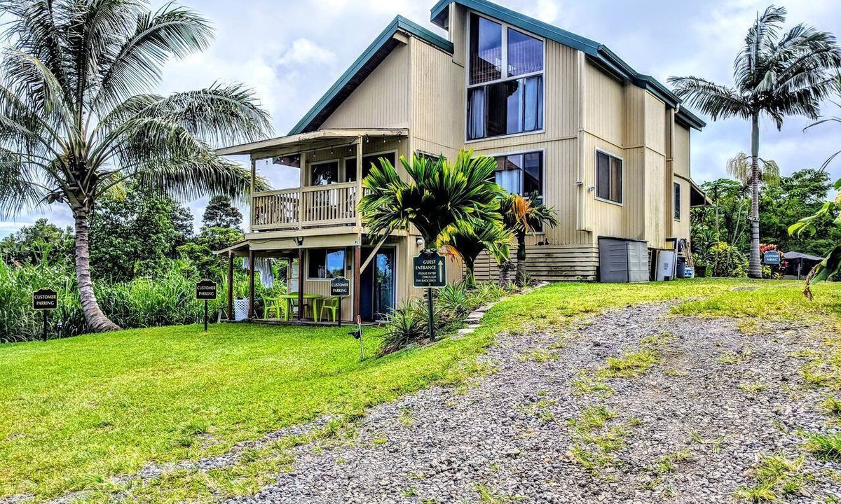 Pepeekeo Cabin | Ocean View King Rental near Akaka Falls, Hawaii