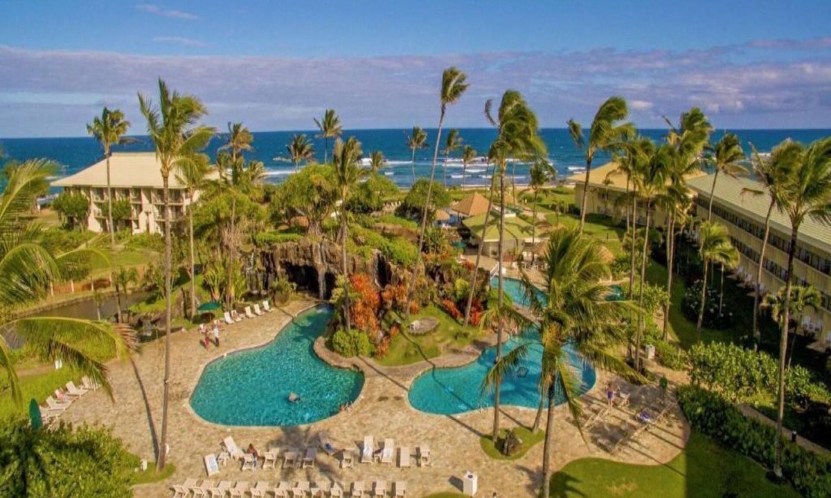 Hanamaulu Condo | Ocean view room, Beachfront Kauai Beach Resort, Jacuzzis, 4 pools, restaurants