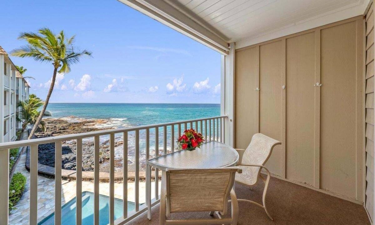 Historic Kailua Village Condo | Oceanfront Blissful Sanctuary 🐳 Balcony that Almost Hangs Over The Ocean! 🐠 Hale Kona Kai 308