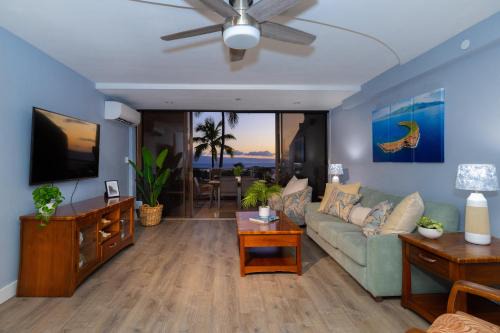 Kahana Resort | Oceanview Kahana Villa - Walk to Beach & Dining