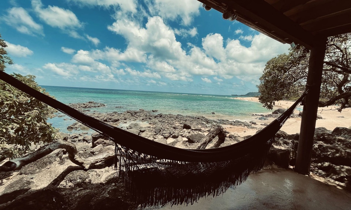 Waialee Apartment | ON THE SAND! Chuns Reef Beach House - Oceanfront Studio - A/C - Beach Toys